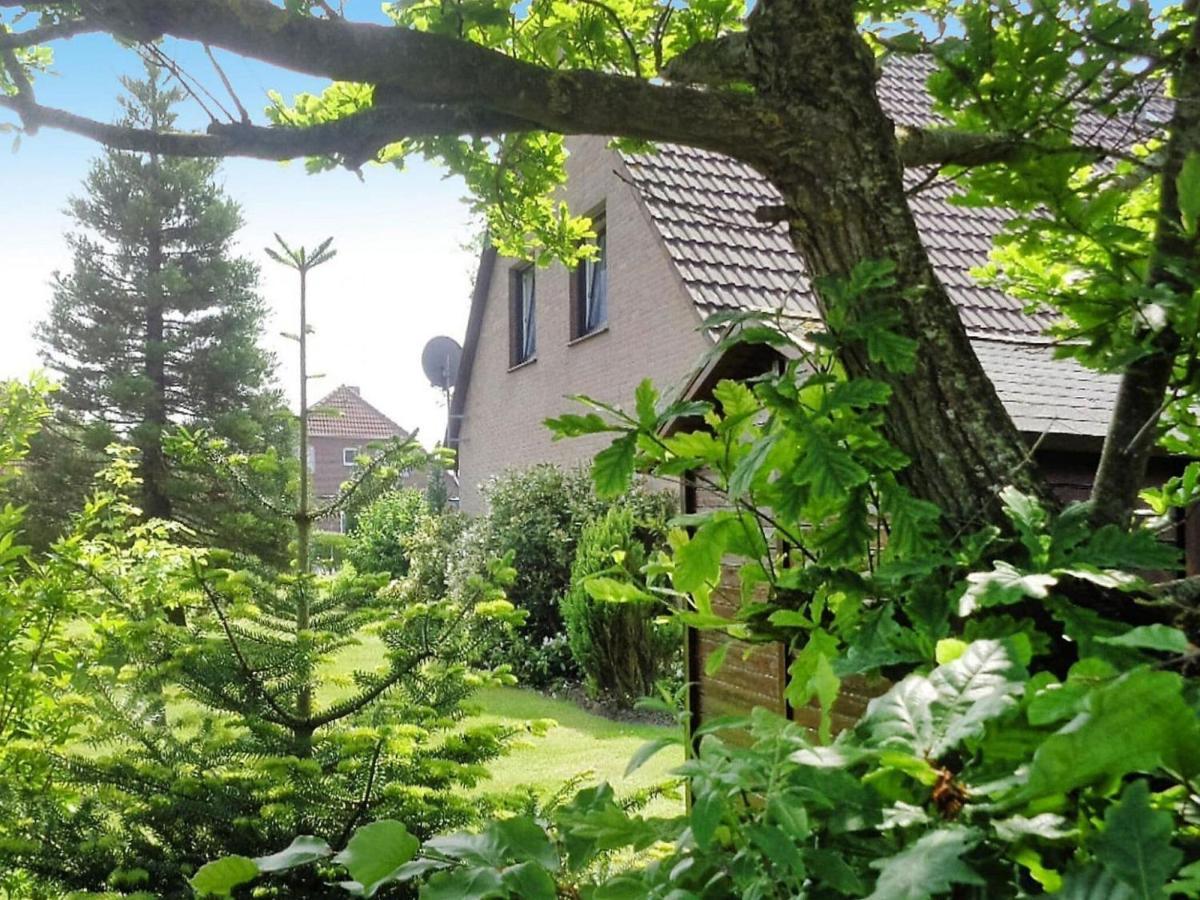 Ferienhaus Mit Grossem Garten In Neßmersiel Buitenkant foto